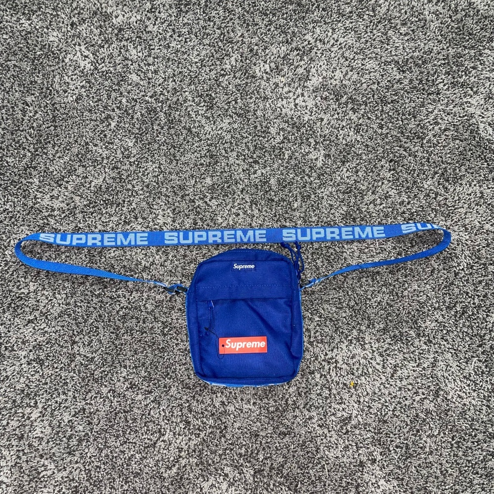 Supreme shoulder bag SS 18 royal color-way.